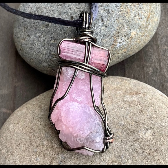 Pink Tourmaline & Smithsonite Pendant - Picture 6 of 13